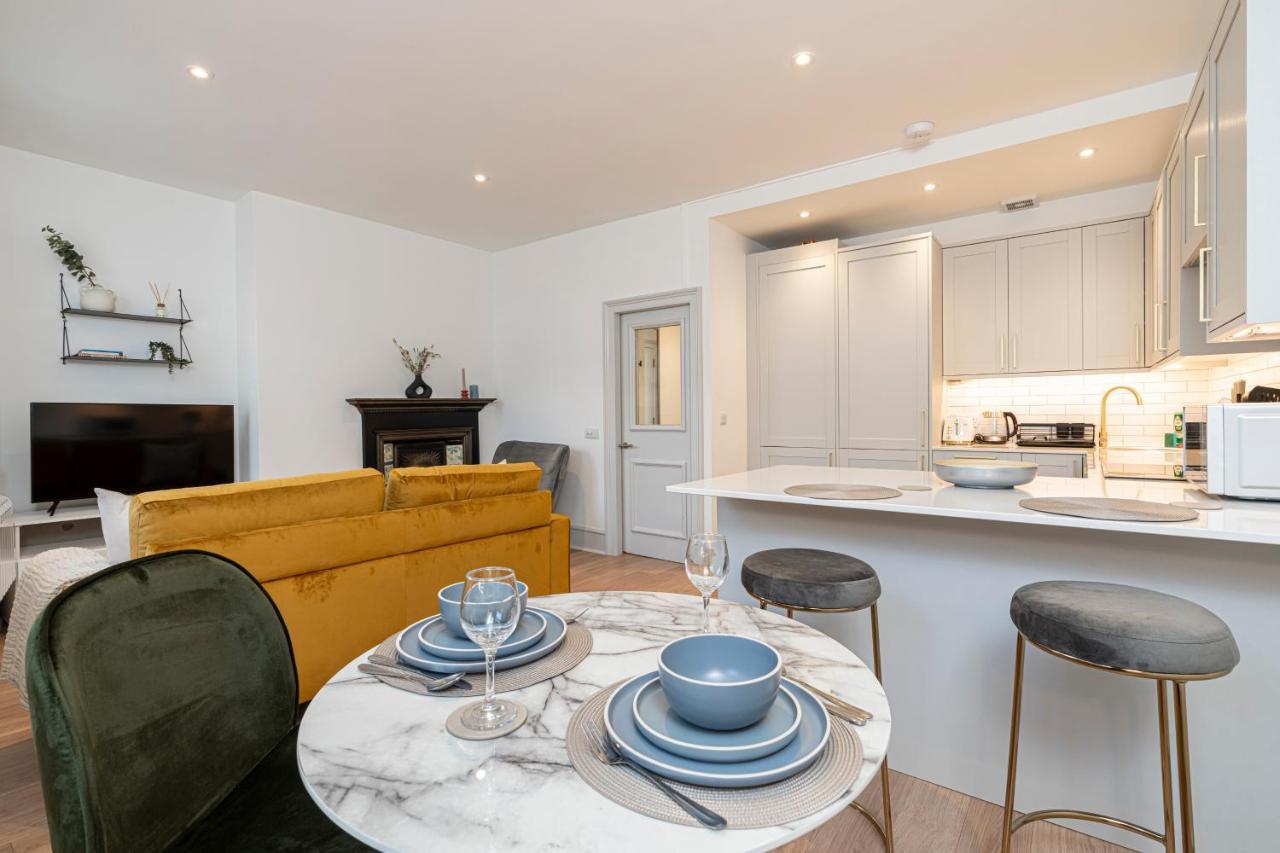 ロンドンJoivy Stylish 1 Bed Flats In Soho, Next To Piccadilly Circus And Trafalgar Squareアパートメント エクステリア 写真