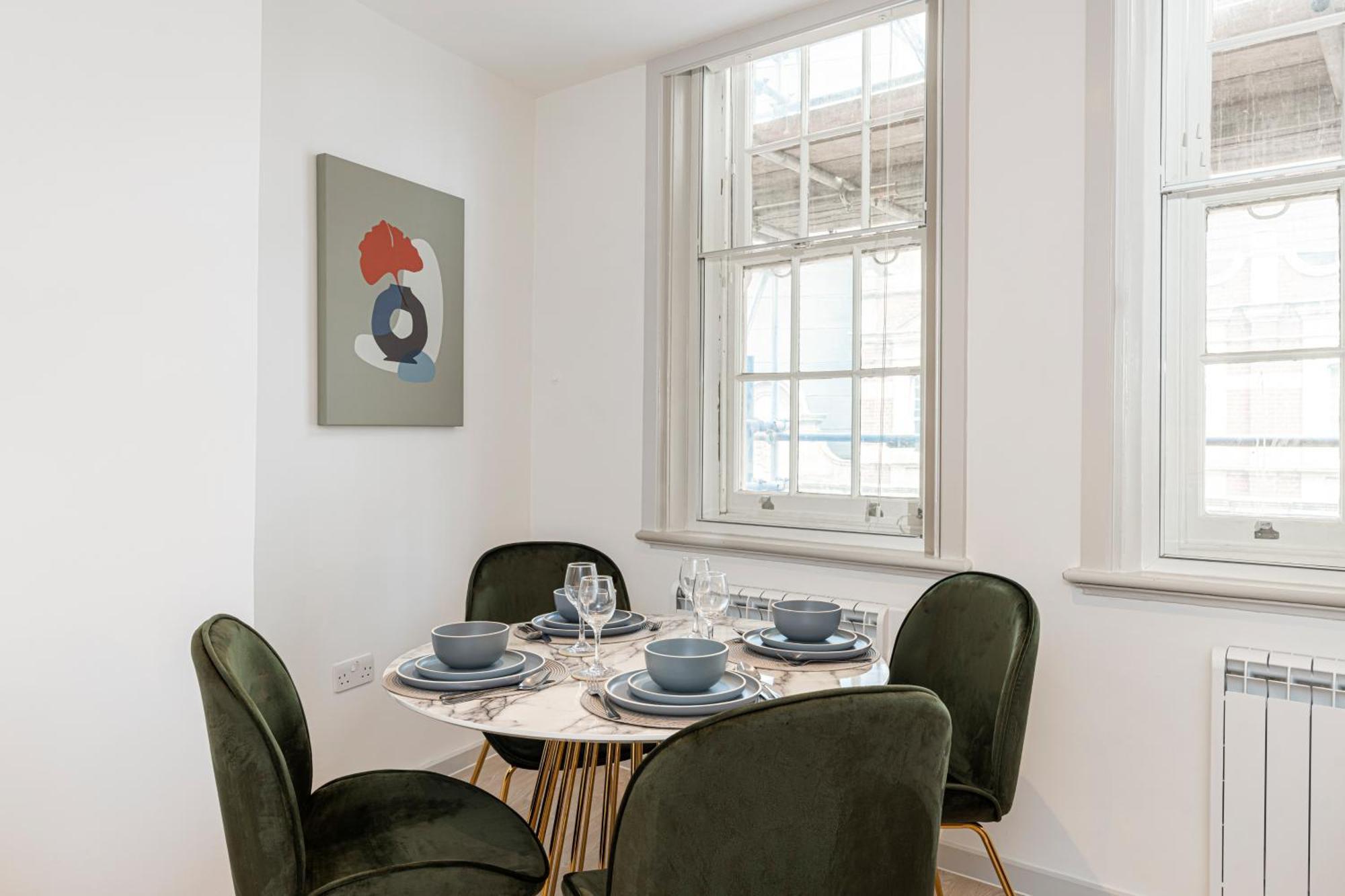 ロンドンJoivy Stylish 1 Bed Flats In Soho, Next To Piccadilly Circus And Trafalgar Squareアパートメント エクステリア 写真